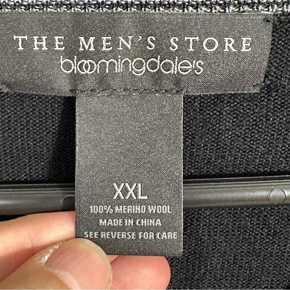 100% merino wool v-neck men's sweater, black, Men's Store at Bloomingdales, XXL - Picture 4 of 6